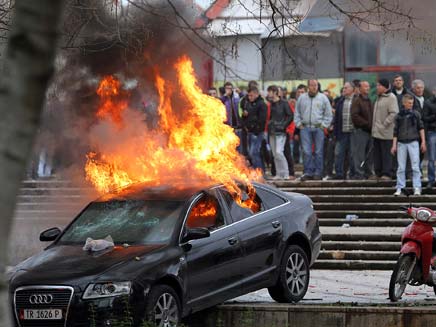 ההפגנות האלימות באלבניה, אתמול (צילום: רויטרס)
