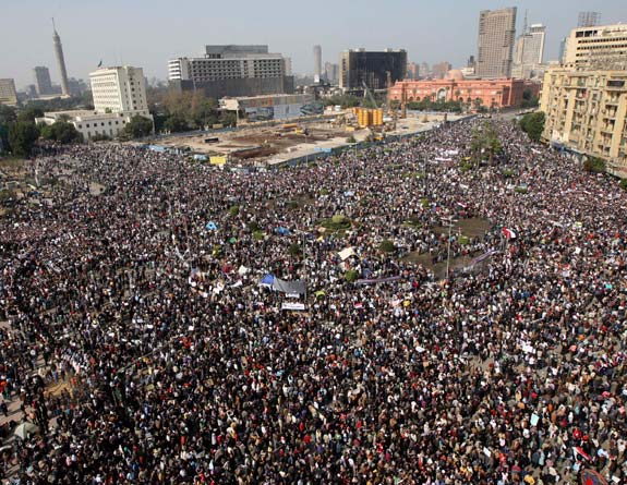 המיליונים בכיכר. עושים היסטוריה (צילום: AP)