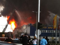 שריפה, סניף, איקאה, נתניה (צילום: חדשות 2)