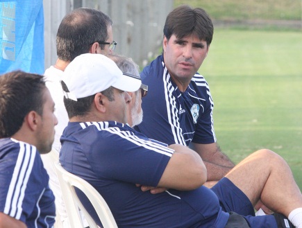 עוזר המאמן עופר פביאן (משה חרמון) (צילום: מערכת ONE)