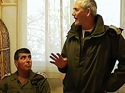 אשכנזי ואבי מזרחי מפקד פיקוד מרכז (צילום: חדשות 2)