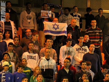 אוהדי נבחרת ישראל (שי לוי) (צילום: מערכת ONE)