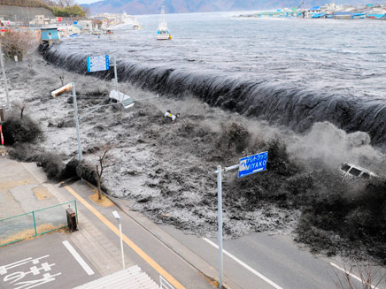 הרס הצונאמי ביפן. ארכיון (צילום: רויטרס)