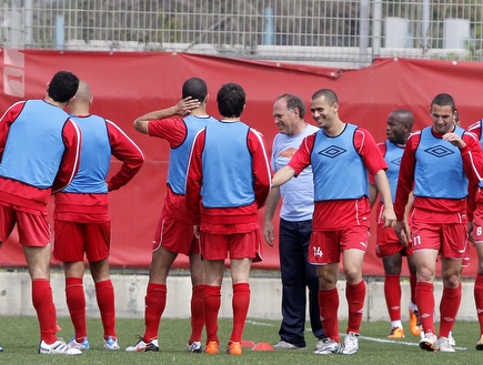 גילי ורמוט מחוייך באימון. יחזור להרכב (יוסי ציפקיס) (צילום: מערכת ONE)