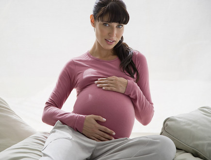 אישה בהריון (צילום: istockphoto)