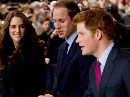 וויליאם, קייט והנסיך הג'ינג'י השובב (צילום: AP)