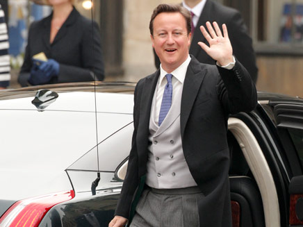 דיויד קמרון, ראש ממשלת בריטניה מגיע לחתונה המלכותי (צילום: רויטרס)