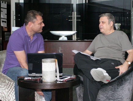 דייויד פדרמן ודריקס במלון בברצלונה (יעל מרגלית) (צילום: מערכת ONE)