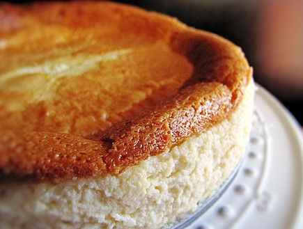 עוגת גבינה ושוקלד לבן רכה - אחרי אפייה (צילום: דליה מאיר, קסמים מתוקים)