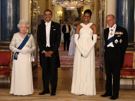 קבלת פנים מלכותית, אתמול בארמון בקינגהאם (צילום: AP)