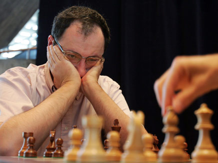אין אלוף: משחק השח הסתיים בתיקו (צילום: AP)