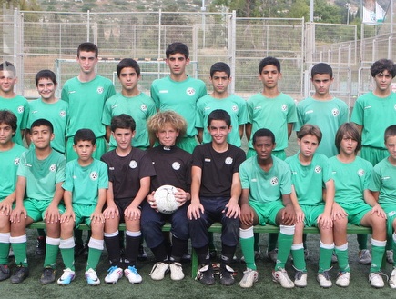קבוצת ילדים ב´ של מכבי חיפה. זכתה בגביע (צילום: מערכת ONE)