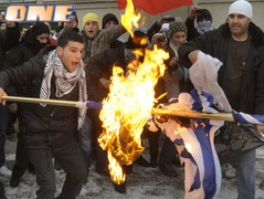 הפגנות נגד ישראל בשבדיה (רויטרס) (צילום: מערכת ONE)