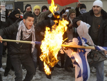 הפגנות נגד ישראל בשבדיה (רויטרס) (צילום: מערכת ONE)