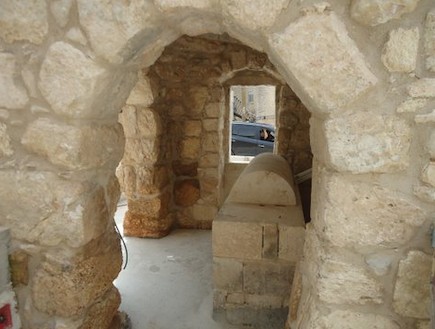 קבר חושאי הארקי (צילום: משפחת יחיאלי)