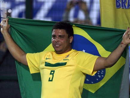 רונאלדו נפרד מנבחרת ברזיל (רויטרס) (צילום: מערכת ONE)