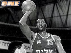 מיצ´ל. מהגדולים ששיחקו בארץ (אתר maccabifans) (צילום: מערכת ONE)