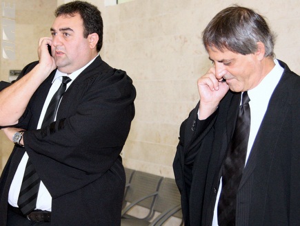 עורכי הדין, אבי חימי ואבי וכניש (יניב גונן) (צילום: מערכת ONE)
