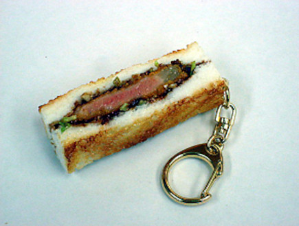 מחזיק מפתחות סנדוויץ מפלסטיק (תמונת AVI: האתר הרשמי)