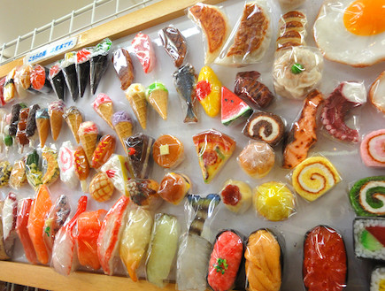 מזכרות מזון מפלסטיק ביפן