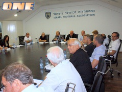 ישיבת הנהלת ההתאחדות לכדורגל (יניב גונן) (צילום: מערכת ONE)