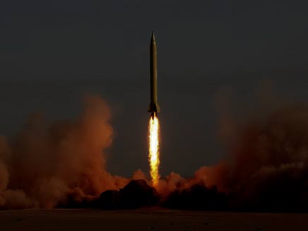 שיגור טיל "שיהאב", היום באירן (צילום: רויטרס)