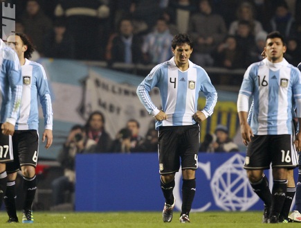שחקני ארגנטינה מאוכזבים. יש להם על מה (רויטרס) (צילום: מערכת ONE)