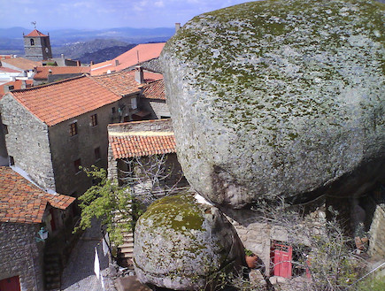 כפר סלעים פורטוגזי (צילום: peru, lili eta marije)