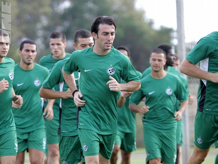 שחקני מכבי חיפה באימון לקראת בוראץ (יוסי ציפקיס) (צילום: מערכת ONE)