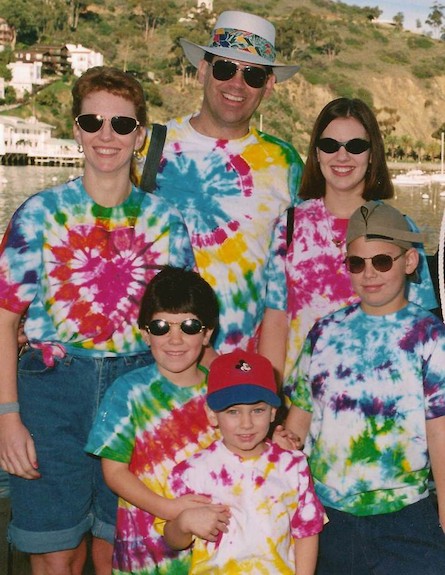 תמונות משפחתיות מביכות - שפריץ של צבע (צילום: מתוך האתר awkwardfamilyphotos.com)