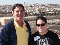 מרדית´ בודנר עם אביה בירושלים (הדר בן דרור) (צילום: מערכת ONE)