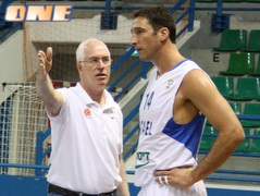 אריק שיבק ויניב גרין (איגוד הכדורסל) (צילום: מערכת ONE)