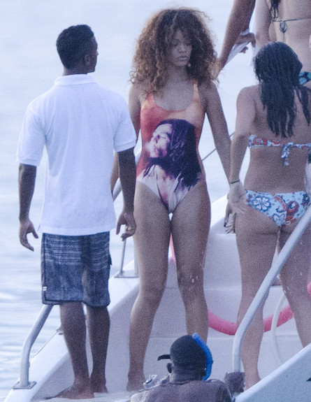 ריהאנה בבגד ים