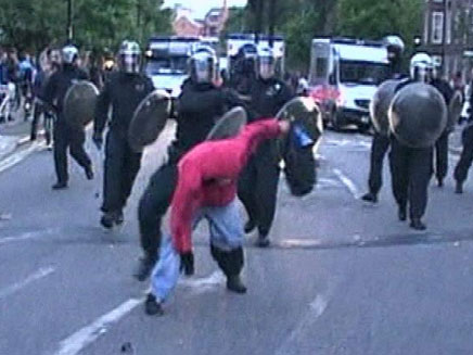 מהומות בבריטניה (צילום: חדשות 2)