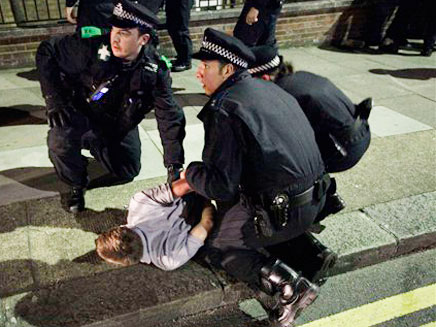 מהומות בלונדון. ארכיון (צילום: AP)
