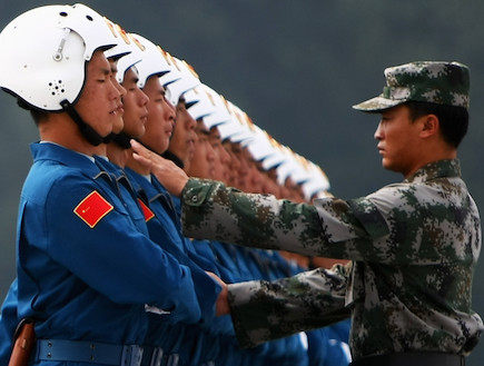 חיילים בחיל האוויר הסיני (צילום: Feng Li, GettyImages IL)