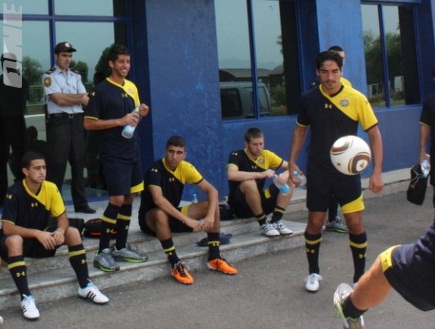 שחקני מכבי משתעשעים במחנה האימונים (האתר הרשמי של מכבי ת&"א) (צילום: מערכת ONE)