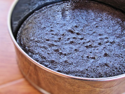 עוגת בראוני ישר מהתנור (צילום: דליה מאיר, קסמים מתוקים)