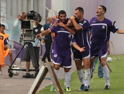 רץ לחגוג עם החברים (מור שאולי) רץ לחגוג עם החברים (מור שאולי)