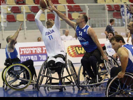 נבחרת ישראל בכסאות גלגלים (עמית מצפה) (צילום: מערכת ONE)