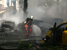 שרידי הרכב שהתפוצץ באנקרה (צילום: רויטרס)