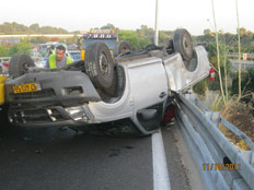 תאונה במחלף גלילות בכביש איילון (צילום: חדשות 2)