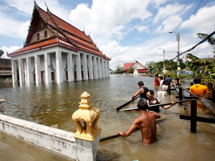 שיטפונות קטלניים בתאילנד, היום (צילום: רויטרס)