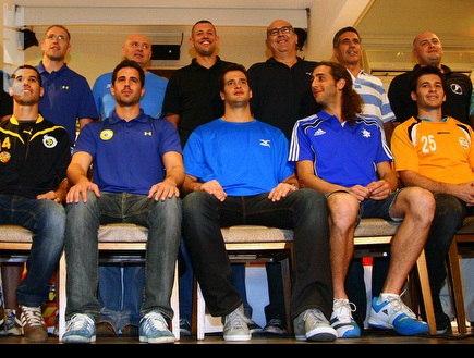 שחקני הקבוצות באירוע פתיחת העונה (יניב גונן) (צילום: מערכת ONE)