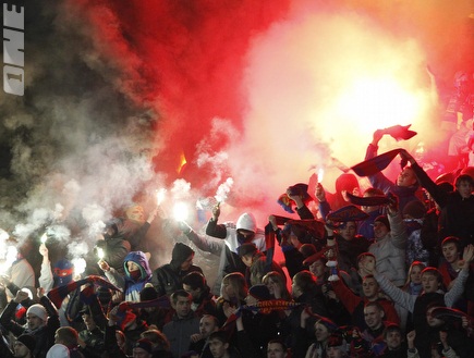 אוהדי צסק&"א מוסקבה. זו האווירה במשחקי הקבוצה (רויטרס) (צילום: מערכת ONE)