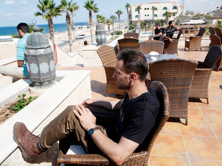 הנוף מבית המלון: חוף הים של עזה (צילום: רויטרס)