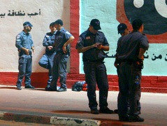 השוטרים נערכים למשחק בדוחא (יניב גונן) (צילום: מערכת ONE)