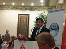 שר החוץ הטורקי בנאומו, היום (צילום: bokra.net)