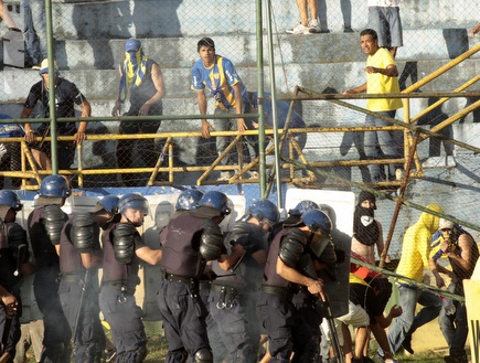 המהומות בפראגוואי (רויטרס) (צילום: מערכת ONE)