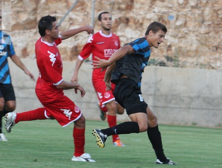 אדי גוטליב מול מהראן ללה. יחזור לסגל (עמית מצפה) (צילום: מערכת ONE)